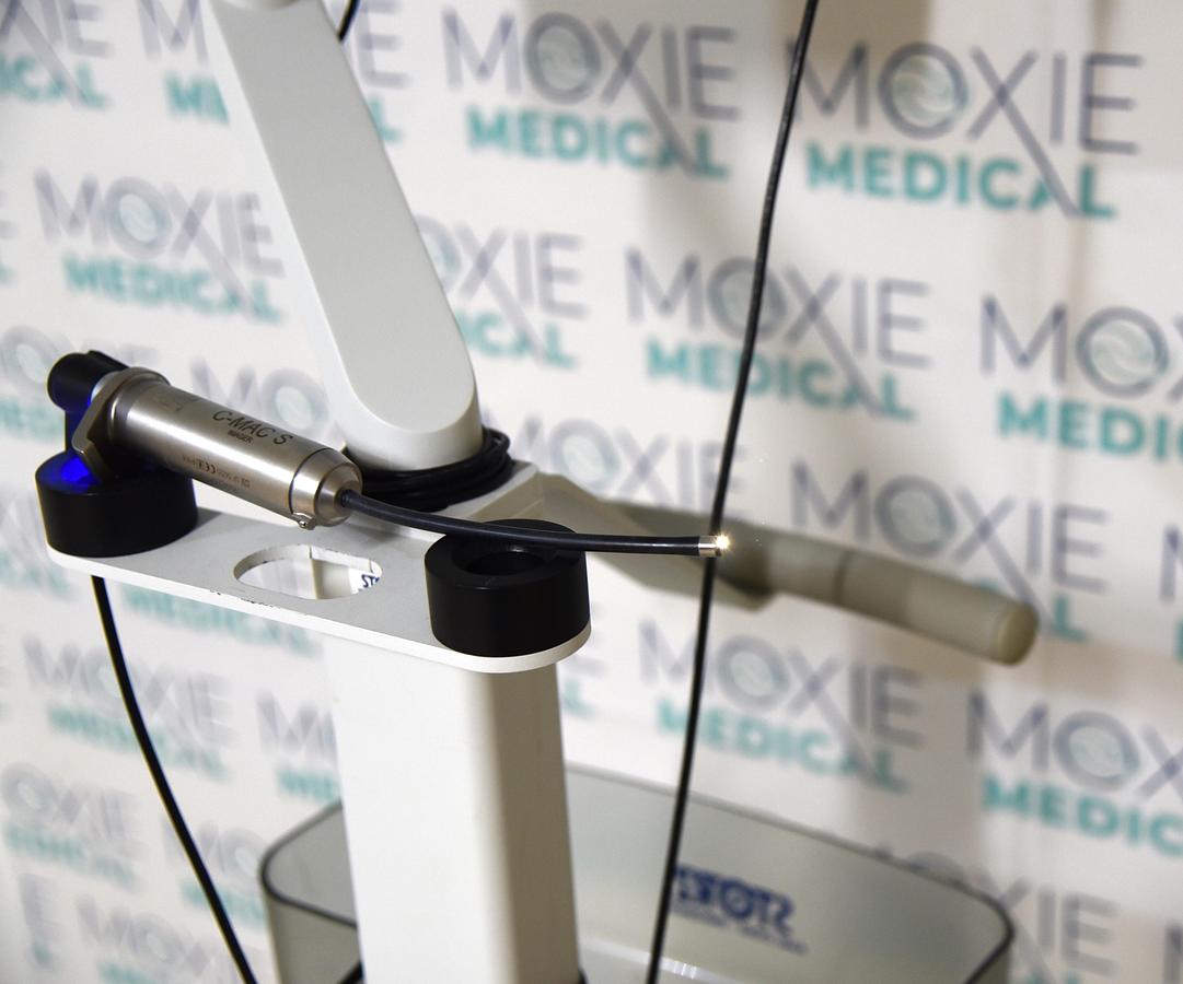 Refurbished KARL STORZ C-MAC 8403ZX Video Laryngoscope + 8402XS Imager