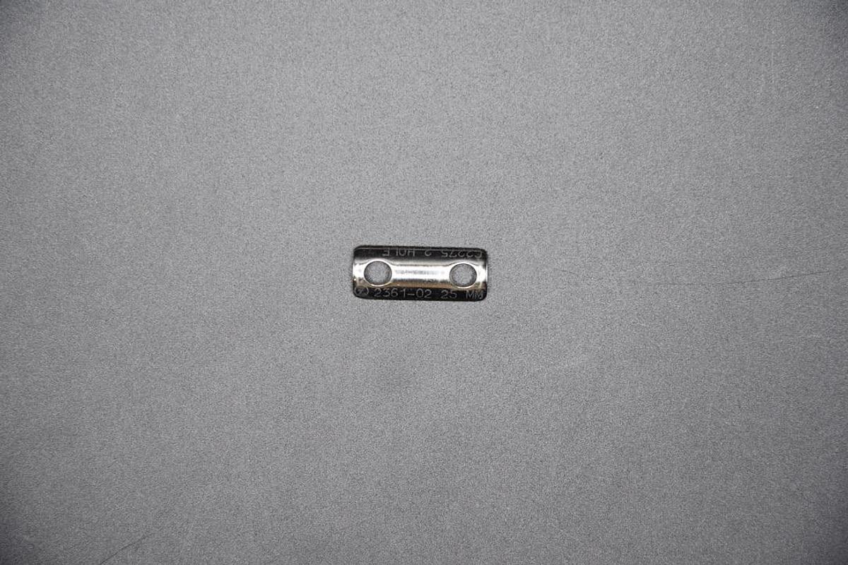 Used ZIMMER SURGICAL 2 HOLE 25MM PLATE