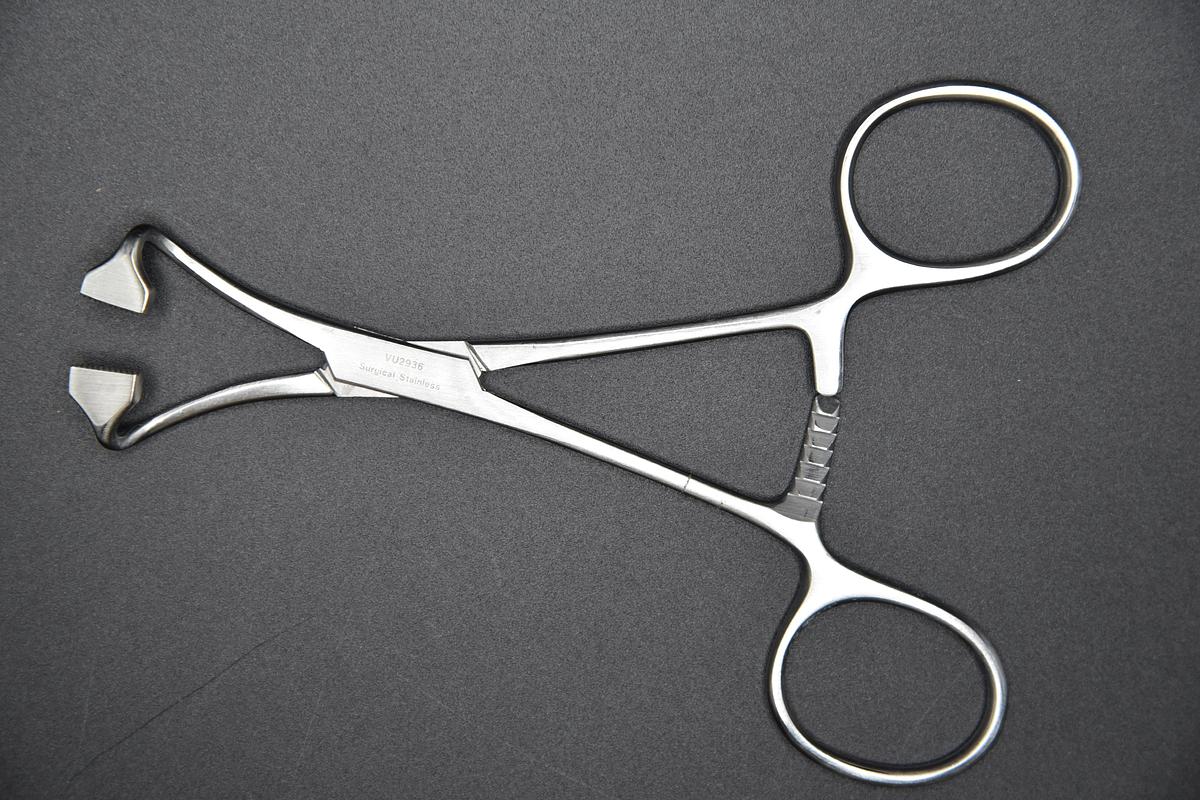 Used V. Mueller VU2936 Non-Perforating Towel Forceps