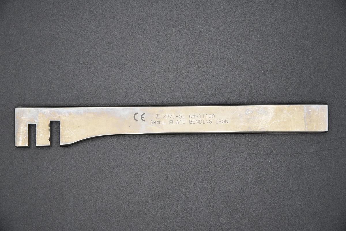 Used ZIMMER 2371-01 ORTHOPEDIC SMALL PLATE BENDING