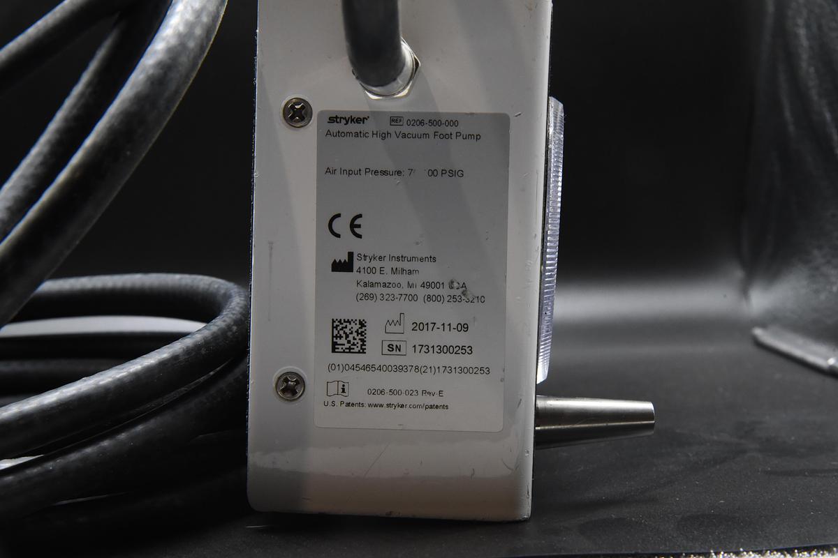 Used STRYKER 0206-500-000 Automatic High Vacuum Foot Pump