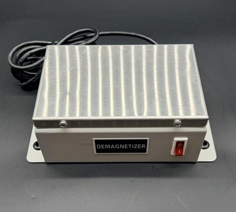 Used Value Collection 7" x 3-1/2" , Demagnetizer 09180019