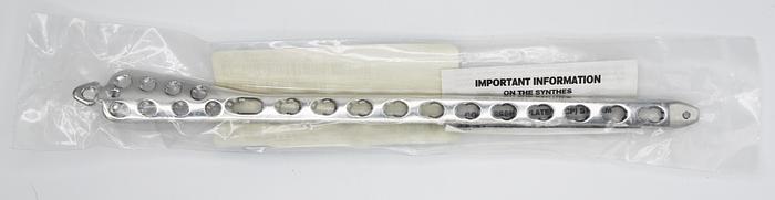 239.917 SYNTHES 3.5MM LCP MEDIAL DISTAL TIBIA PLATE 12 HOLES/220MM-LEFT