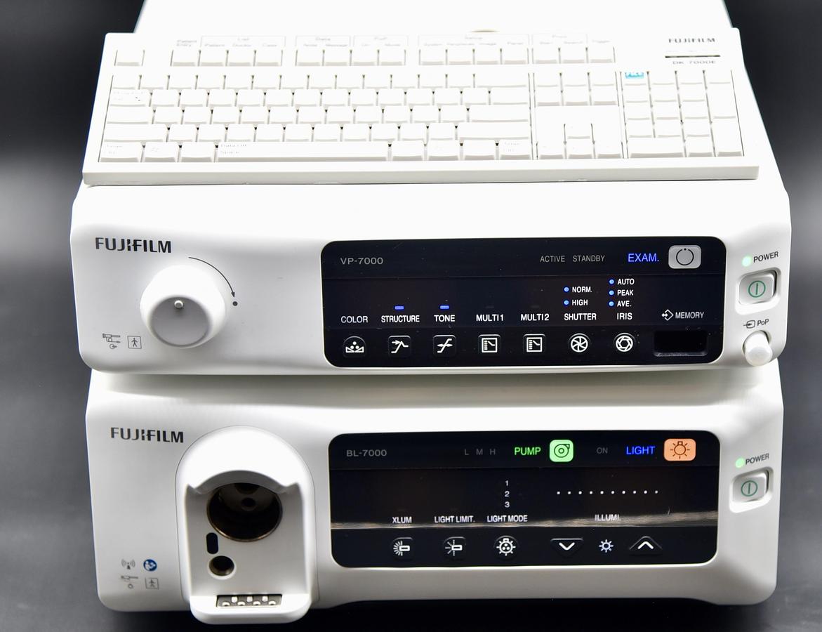 Used FUJIFILM ELUXEO VIDEO PROCESSOR VP-7000, BL-7000 LIGHT SOURCE WITH KEYBOARD AND CABLE ACCESSORIES