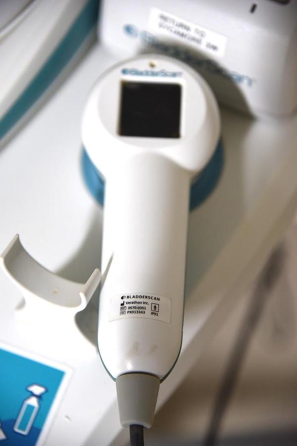 Used Verathon BVI9400 Portable 3D Ultrasound Bladder Scanner with Probe and Battery Charger 