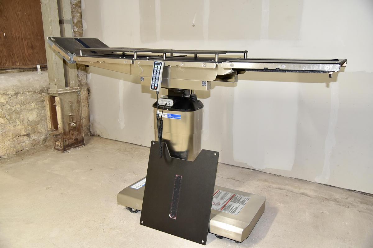 Refurbished Steris 4085 Surgical Table with New Pads, Hand Control and Accessories