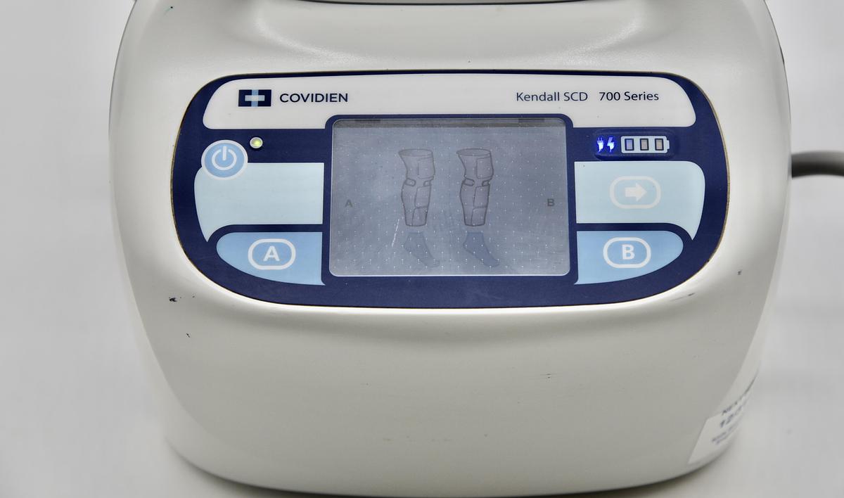 Used Covidien 700 Series Kendall SCD Controller, Reference 29525, Software 3.01