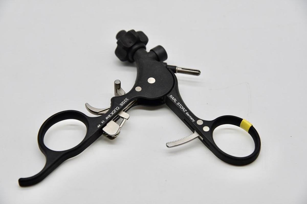 Used Karl Storz 33126 CLICKLINE Ratchet Handle, Plastic, Disengeagable Ratchet