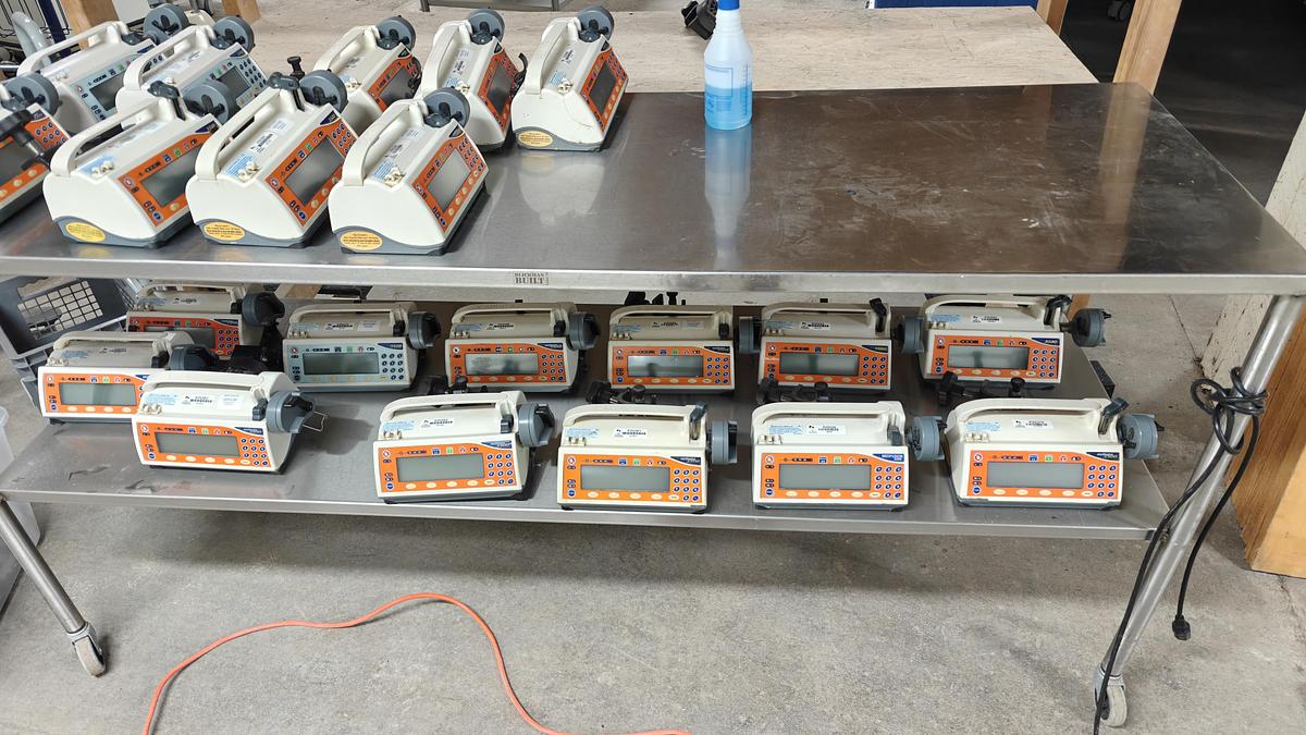 Used Smiths Medical Medfusion 3500 Infusion Pump with SW. Version v5.0.0