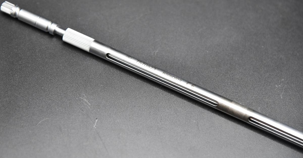 Used MEDTRONIC 7570923 Driver Reduction Retaining Multi-Axial Screwdriver