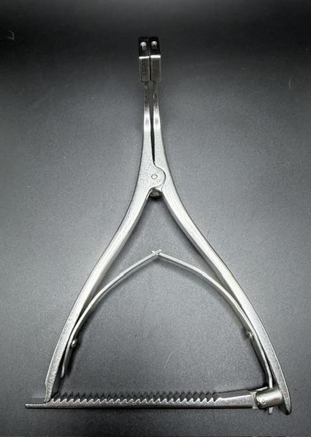 Used INNOMED 1850 Calibrated Femoral Tibial Spreader