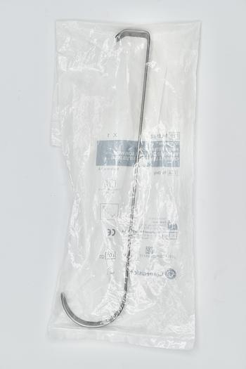 V. MUELLER NL5102 HIBBS RETRACTOR BLADE 1/2 X 1" (1.3X2.5CM) WIDE OVERALL LENGTH 9-1/8" (23.2CM)