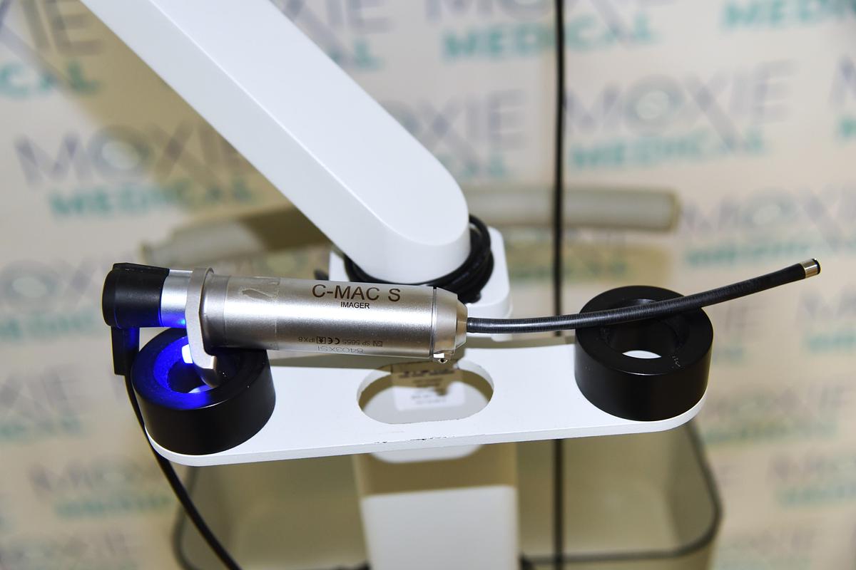 Refurbished KARL STORZ C-MAC 8403ZX Video Laryngoscope + 8402XS Imager