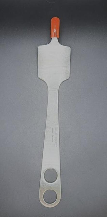 Used Zimmer 3088-02 Medium Hohmann Retractor