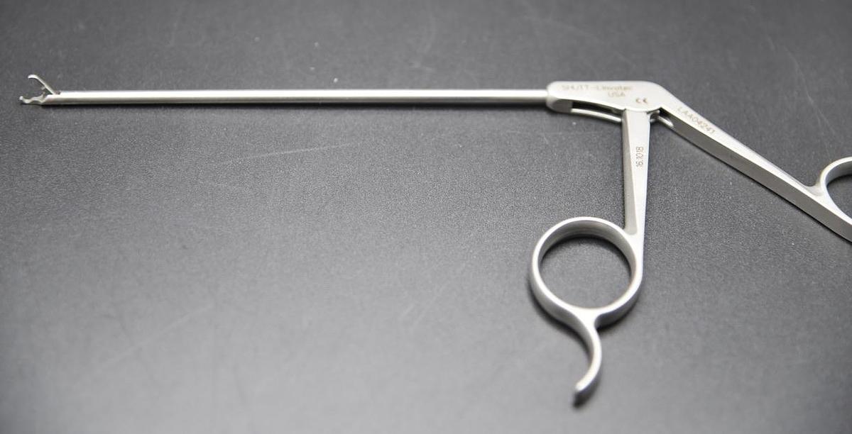 Used Shutt-Linvatec 16.1018 Shutt-Straight Suture Retrieval Forceps