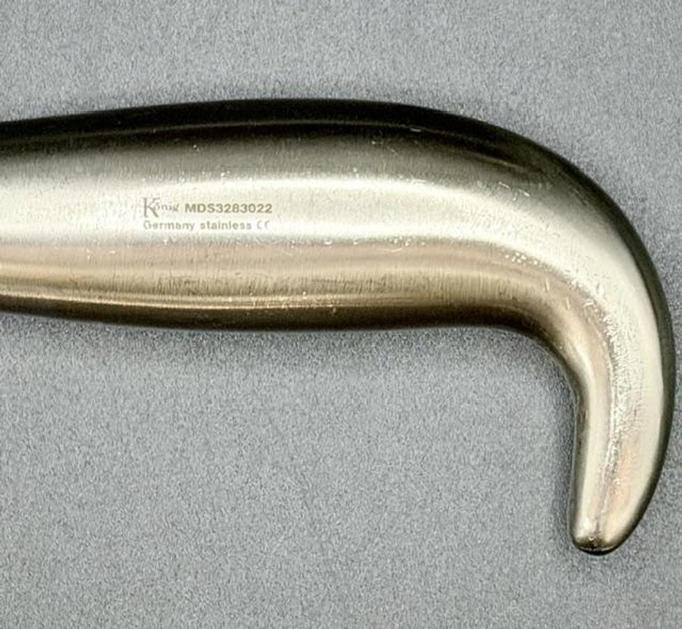 Used MEDLINE MDS3283022 König Bone Hook 11 x 22mm, 23cm, Sharp