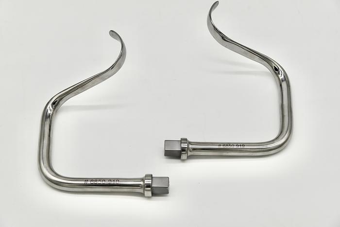 MIZUHO OSI / Hana Femoral Femoral Hook, Left and Right, Reference 6850-918 and 6850-919