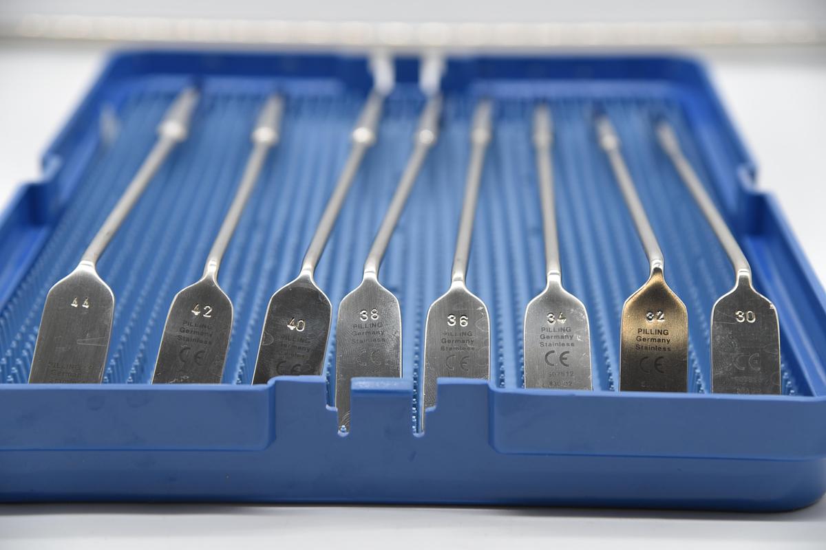 Used PILLING Pilling/Weck Teleflex Jackson Laryngeal Dilator Set T&A InstrumentTray ( SET OF 18 SIZE 10-44)