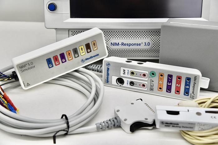 Used Medtronic NIM Response 3.0 with Cables and Accessories Reference 8253001
