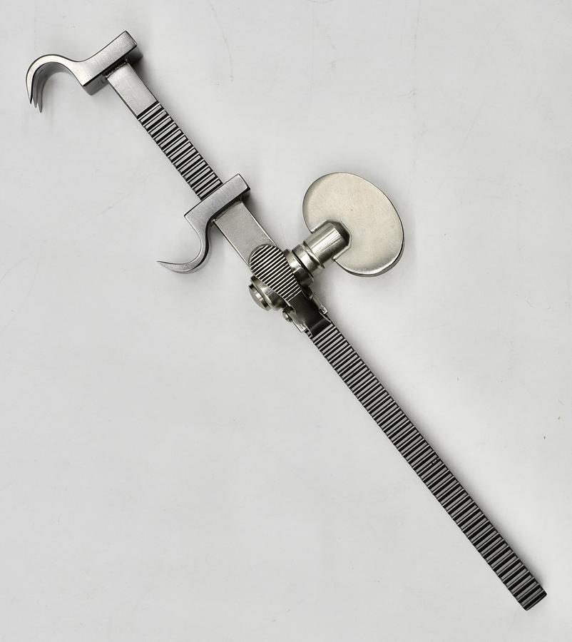 Used Spectrum 54-2540 Bailey Rib Contractor Adult 8" Curved Claw Tips Retractor Orthopedic Instruments, 8" Overall Length