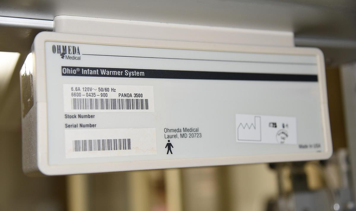 Used Ohmeda Panda 3500 Infant Warmer System — Clinical Neonatal Care With Neopuff RD900AEU