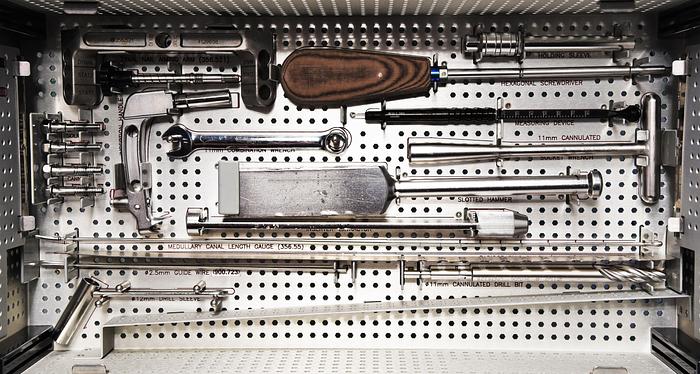 Used 105.570 SYNTHES TITANIUM TIBIAL NAIL INSERTION AND LOCKING SET