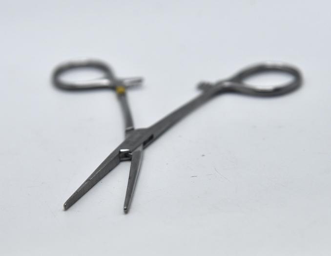 Used V Mueller SU2749 Pean Micro-Line Artery Forceps, Straight, 5.5"