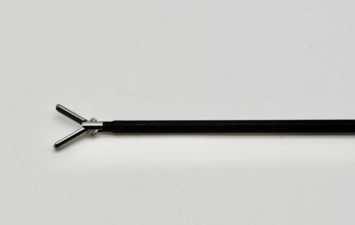 Used Storz 33123 Clickline Plastic Handle w/ Hemostat Ratchet and 31310UL Forceps Insert