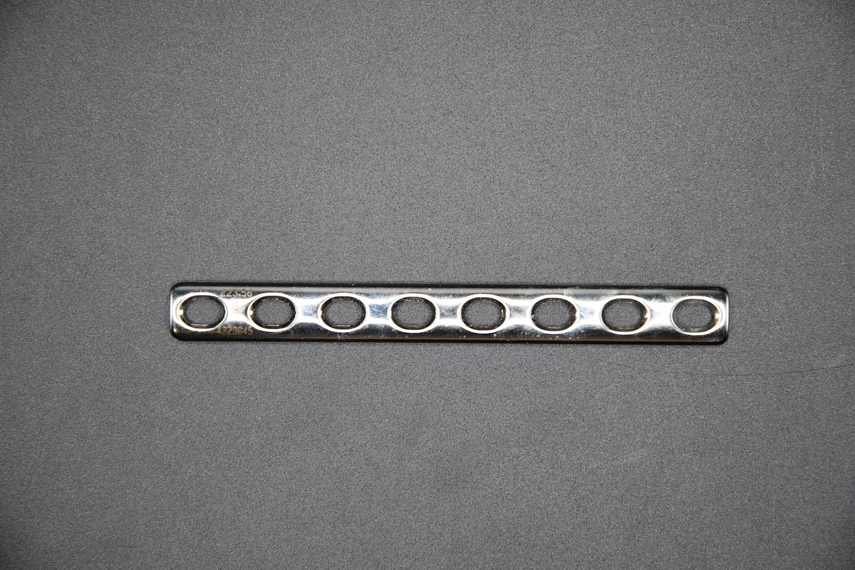 Used SYNTHES 3.5MM LC-DCP PLATE 8 HOLES/103MM, REFERENCE. 223.58