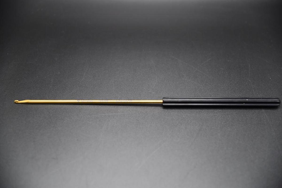 Used ConMed Linvatec C6105 Revo Crochet Hook