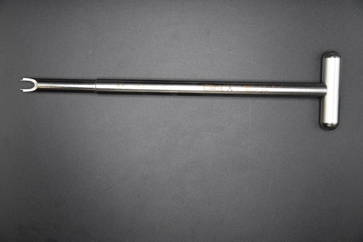 Used SYNTHES 388.365 Cannulated T-Handle Driver For Click X Locking Cap