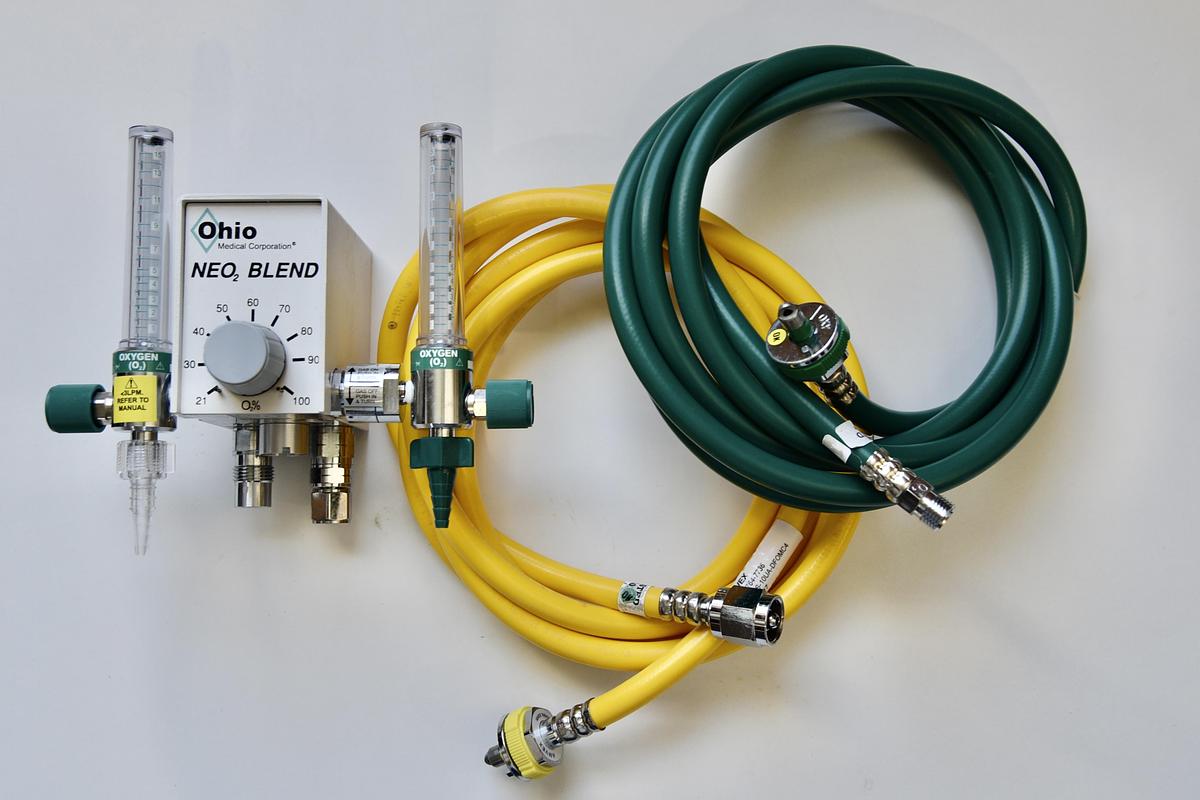 Used Bio-Med Devices 2003FF15B Air/Oxygen Blender Low Flow with Flowmeters