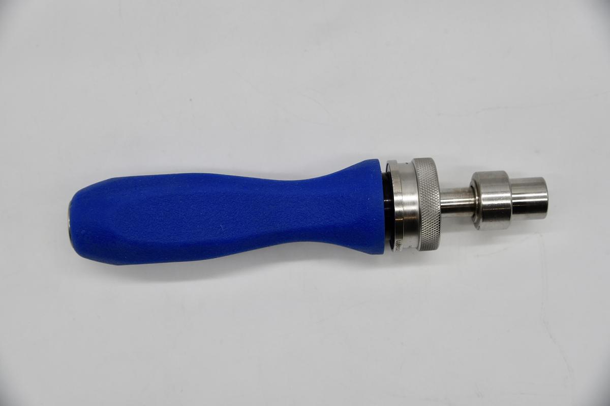Used Arthrex AR-1999 Ratcheting Screwdriver Blue Handle