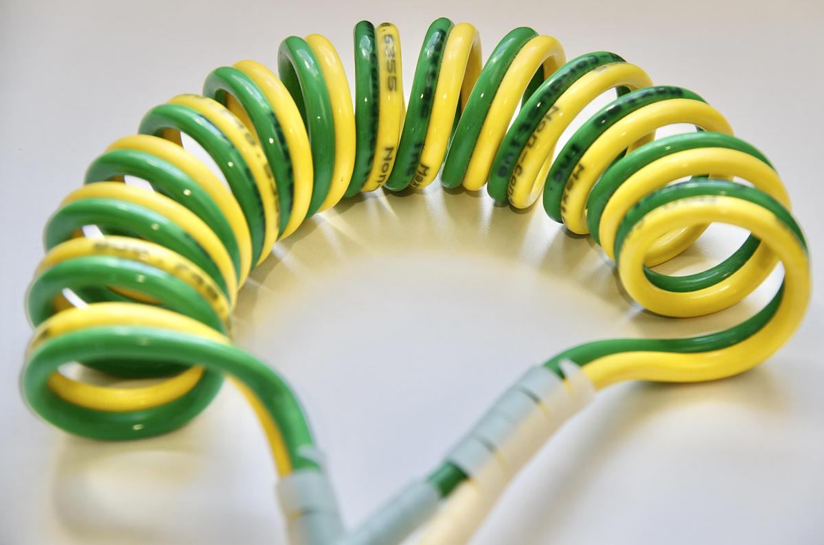 Used MAXTEC LLC Dual Hose 10ft Air/Oxygen Ventilator Low Pressure Hose