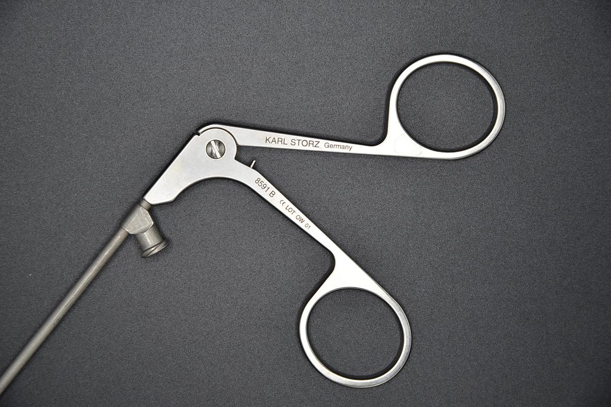 Used Storz Kleinsasser Cutting Forceps w/ 2mm Cup Jaws Curved Up 8591B