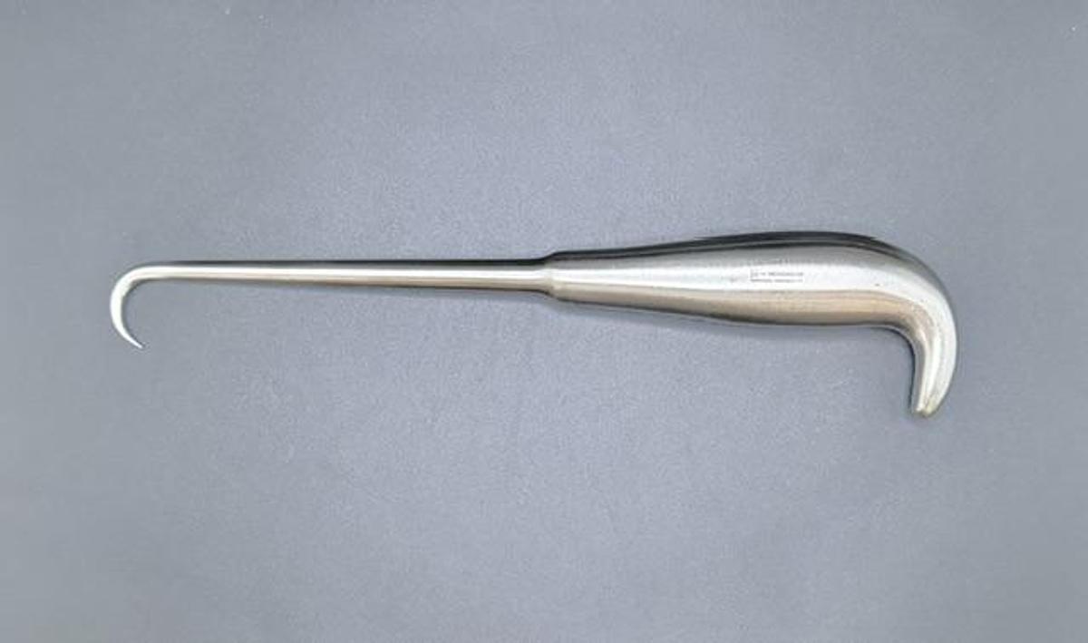 Used MEDLINE MDS3283022 König Bone Hook 11 x 22mm, 23cm, Sharp