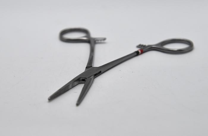 Used V. Mueller Allegiance Surgical Kelly Artery Forceps SA2720