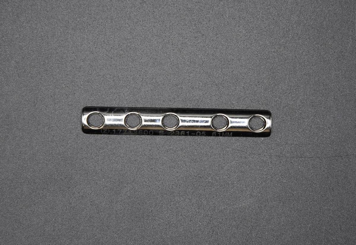 Used Zimmer 2361-05 Surgical 5 Hole / 61mm ECT 1/3 Tubular Plate