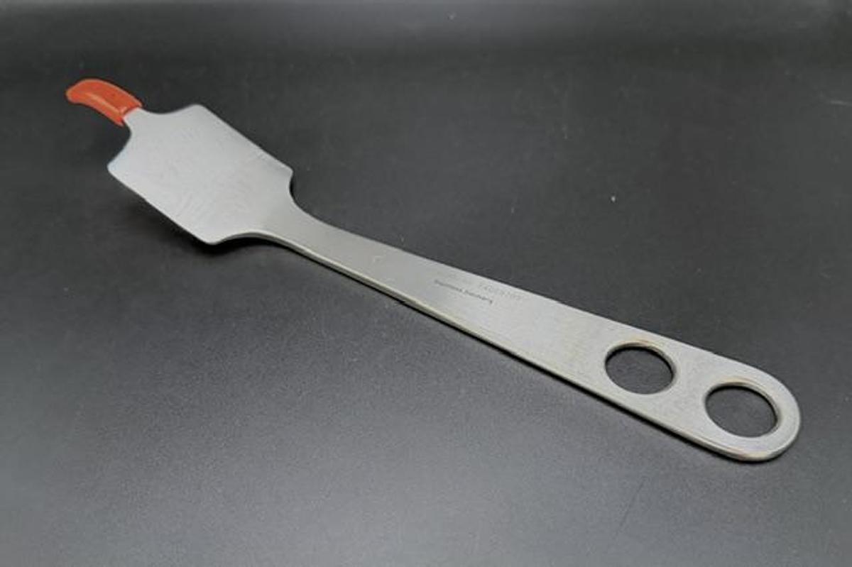 Used Zimmer 3088-02 Medium Hohmann Retractor