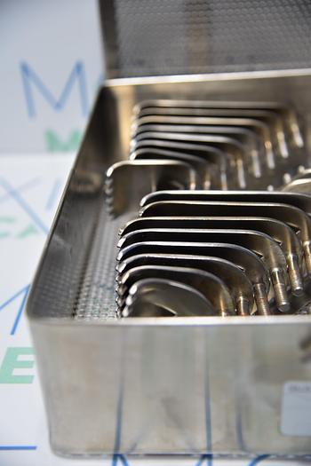 Used V. Mueller NL 9195-001 Collis Retractor Blade Set w/ Case 0.5". And 1.0"