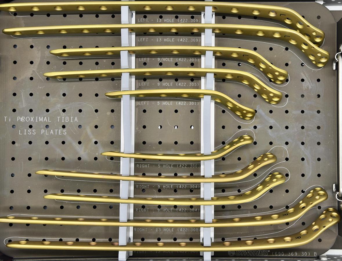 Used SYNTHES LESS INVASIVE STABILIZATION SYSTEM (LISS) TIBIAL PLATES