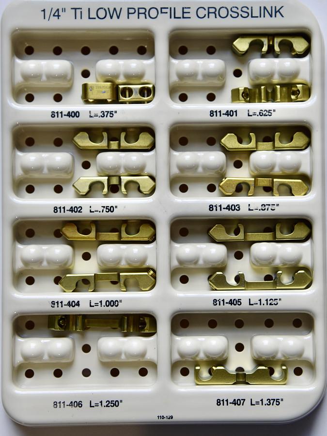 Used Medtronic Sofamor Danek 110-166P Low Profile Crosslink Titanium Module Set