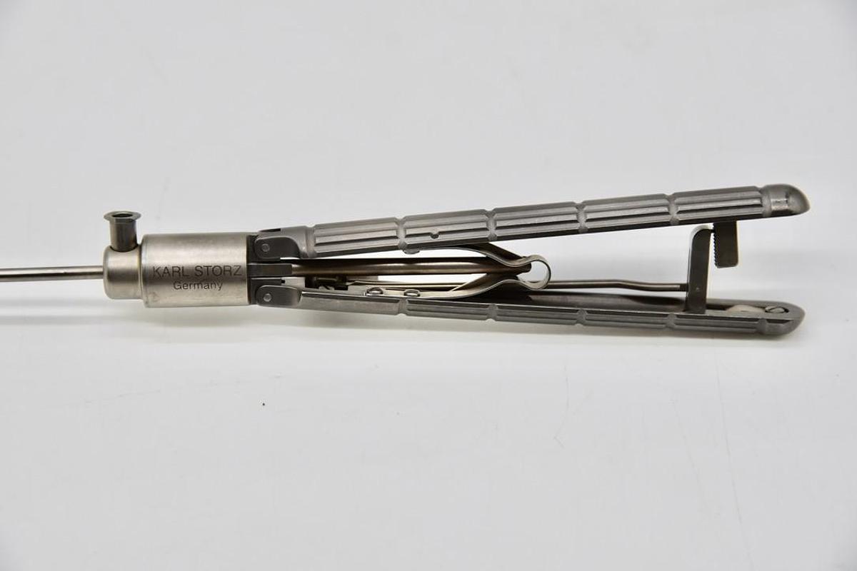 Used Karl Storz 30133 Clickline Pencil Holder and 30340RE Clickline Pediatric Organ Retractor Insert, 3mm x 20cm, 30cm