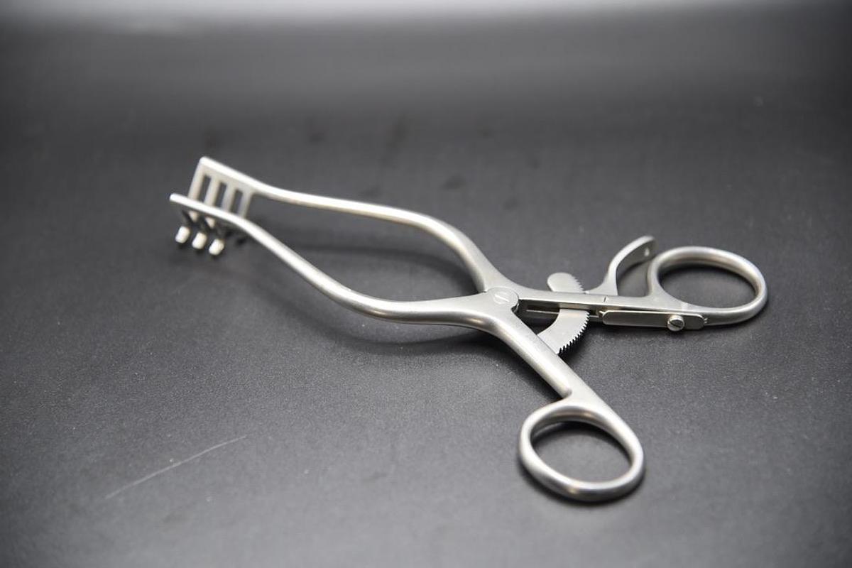 Used Jarit 204-156 Weitlaner Retractor, 6-1/2" Length, 3x4 Prongs