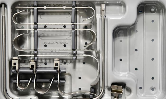 Used DEPUY HAWKINS BELL SELF-RETAINING SHOULDER RETRACTOR SET, JOHNSON&JOHNSON COMPANY