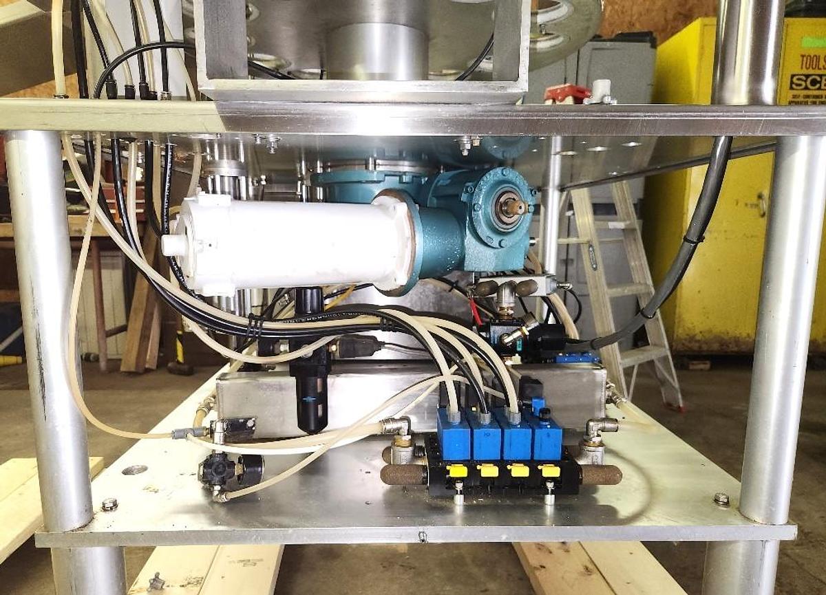 Used World Cup Filler Model 12-32 Rotary Cup Filler Lidder