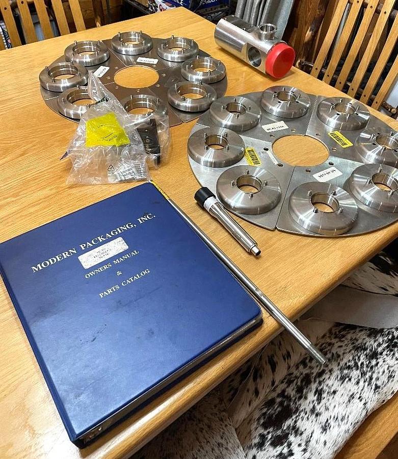 Used Modern Packaging Rotary Cup Filler Model SR-8-DC Change Parts 2oz and 3 1/2oz