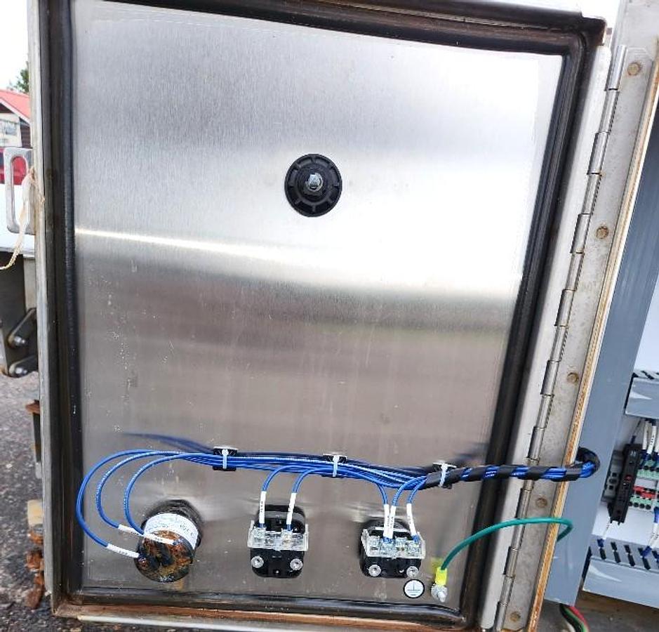 Used AMFEC 30 Inches Wide X 216 Inch Cleated Blue Belt Pack Off Conveyor Stainless Steel