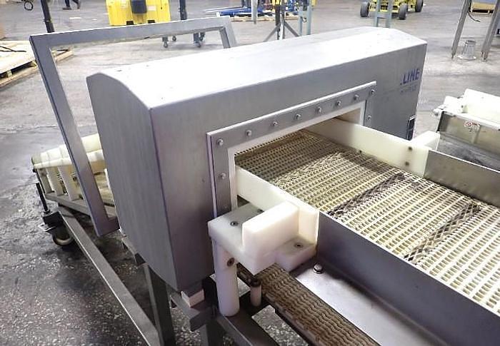 Used Mettler Toledo Safeline Metal Detector Incline Cleated Belt 14 Inches X 4 Inches High Aperture