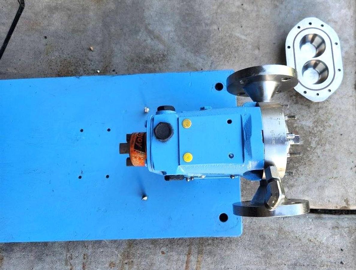 Used Waukesha/SPX Size 015 Universal Rotary Lobe Jacketed Positive Displacement Pump